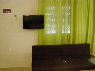 ΕΝΟΙΚΙΑΖΟΜΕΝΑ ΔΩΜΑΤΙΑ ΣΤΗ ΒΕΛΙΚΑ ΚΕΛΕΠΟΥΡΗ ΕΛΛΗ