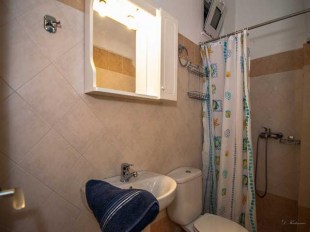 ΕΝΟΙΚΙΑΖΟΜΕΝΑ ΔΩΜΑΤΙΑ ΣΤΗ ΒΕΛΙΚΑ ΚΕΛΕΠΟΥΡΗ ΕΛΛΗ