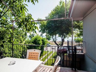 ΕΝΟΙΚΙΑΖΟΜΕΝΑ ΔΩΜΑΤΙΑ ΣΤΗ ΒΕΛΙΚΑ ΚΕΛΕΠΟΥΡΗ ΕΛΛΗ